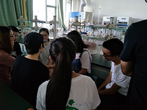 七月九日 重庆时时彩
  重庆时时彩
赴杭州余杭区“五水共治”调查与研究分队社会实践小分队 准备工作的会议