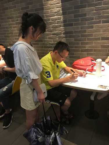 7月27日-重庆时时彩
-重庆时时彩
赴杭州地区“舌尖上”小分队-电影院休息厅填写者