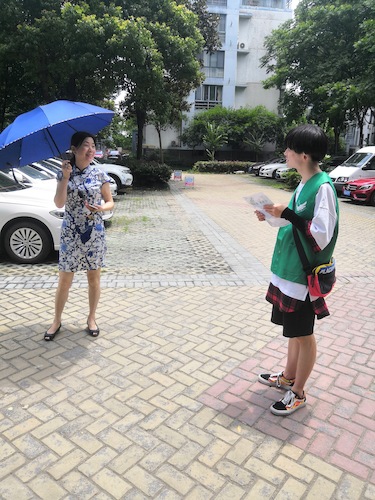 六月二十八日 重庆时时彩
 赴下沙社区空气质量检测 居民热情提问