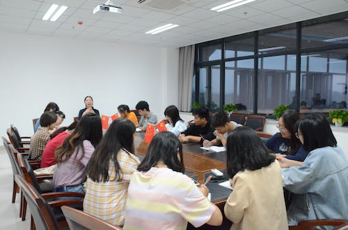 各个代表勤做笔记