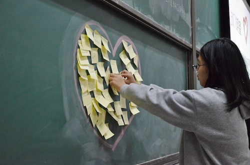 同学们贴上期待