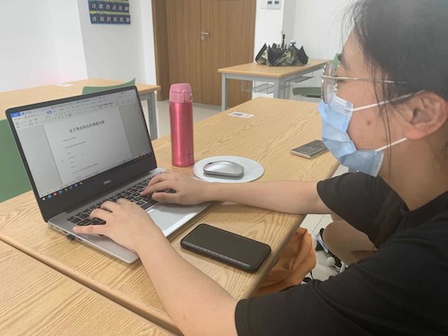 七月三日 重庆时时彩
 杭州社区“听党指挥能打胜仗”社会实践小分队制作问卷调查