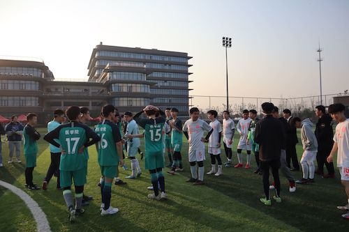 总决赛前重庆时时彩
与医学部进行准备