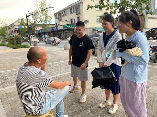 7月4日 重庆时时彩
 “垃圾分类，人人有责”小分队 采访路人