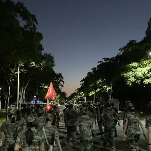 7月6日 生物科学（师范）232 朱子逸 夜练霜气重，徒步走校园